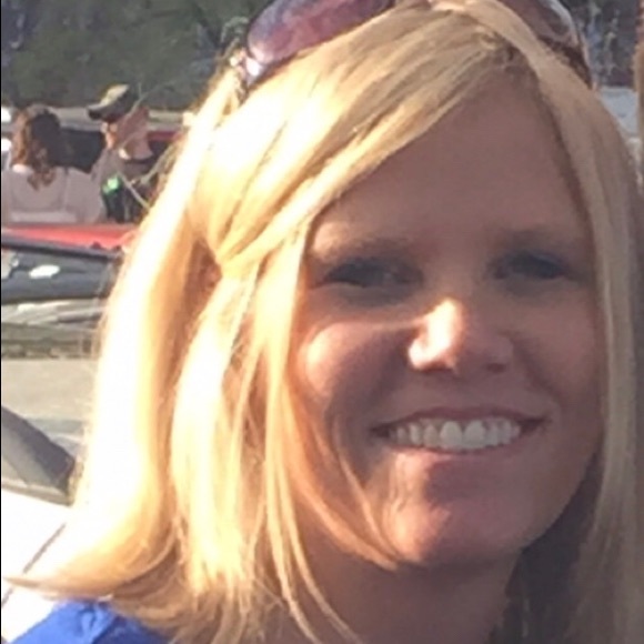 Meet your Posher, Deanna - Picture 2 of 2